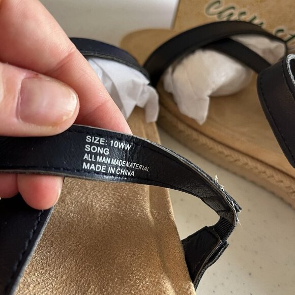 Easy Street Black‎ Sandals 10 - Picture 2 of 6